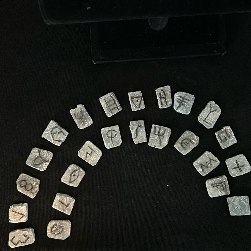 23 Ruin Stones 1 blank stone